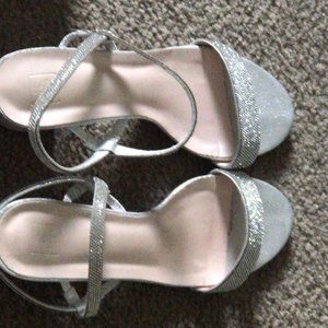 Annie 48, Size 9, White/Silver